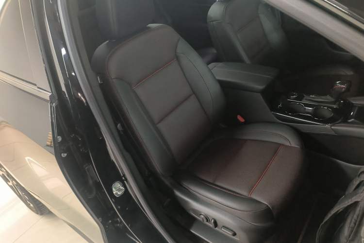 Used Chevrolet Blazer 2023 Light Hybrid 650T RS Twin-Clutch All-Wheel Drive Engine Version
