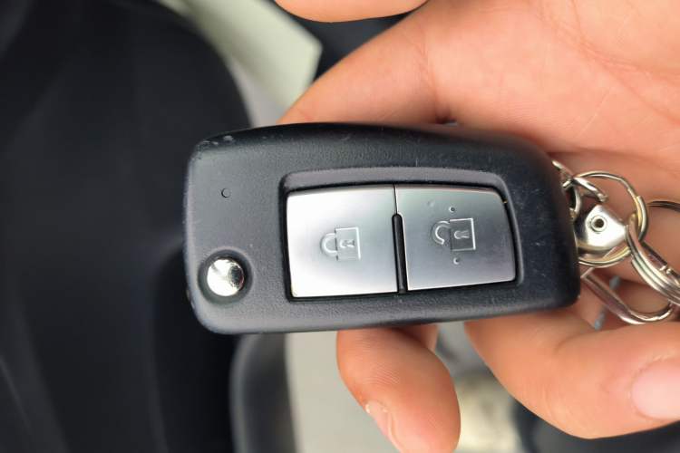 Used Nissan Tiida 2021 1.6L CVT Cool Edition
