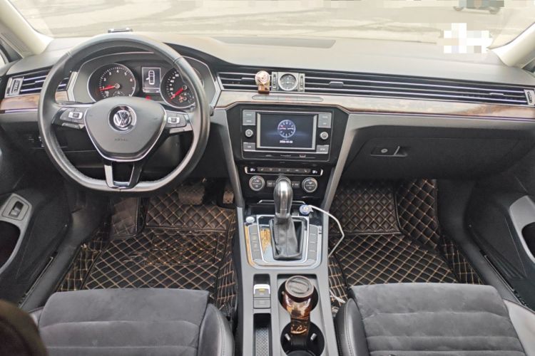 Used Volkswagen Magotan 2018 330TSI DSG Luxury Model
