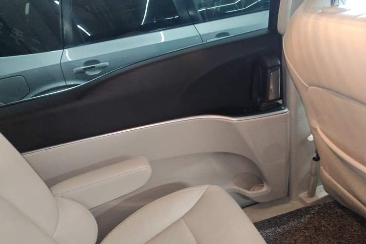 Used Buick GL8 2021 Land Cruiser Executive Class 652T Luxury Model
