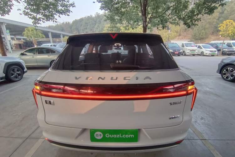 Used Venucia Star 2023 260T Starful Achievement Edition Pro
