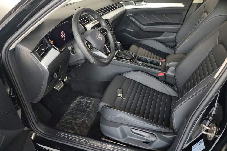 Used Volkswagen Magotan 2025 Zhongxiang Version 280TSI DSG Comfort Edition
