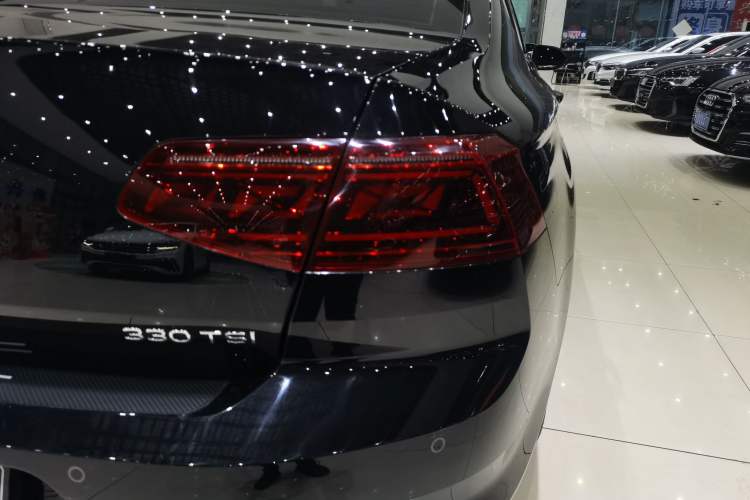 Used Volkswagen Magotan 2023 2 Million Units Limited Edition 330TSI DSG Leading Version