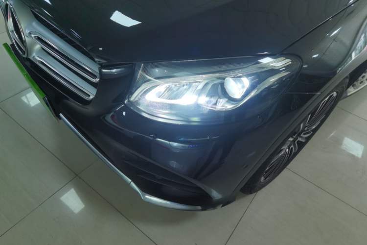 Used Mercedes-Benz GLC 2019 GLC 260 L 4MATIC Dynamic Model
