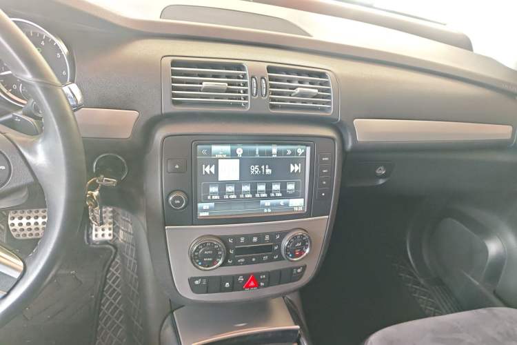 Used Mercedes-Benz R-Class 2014 R 320 4MATIC Business Model