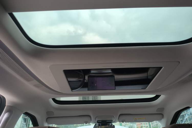 Used XPeng X9 2024 702 Ultra-Long Range Pro
