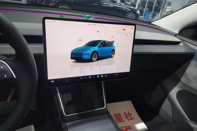 Used Tesla Model Y 2025 Long-Range All-Wheel-Drive Version

