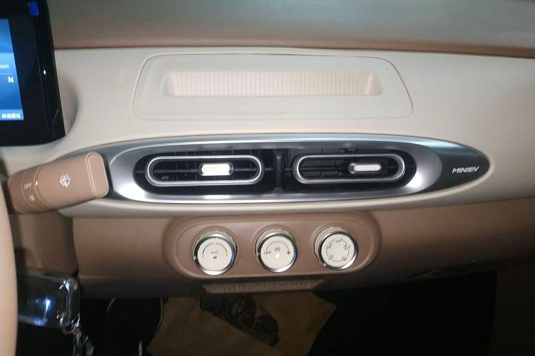 Used Wuling Hongguang MINIEV 2025 Four-Door Version Advanced Edition
