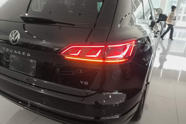 Used Volkswagen Touareg 2022 3.0 TSI Luxury Edition Black Diamond Sport Package
