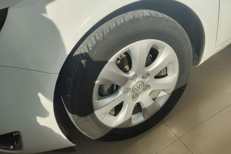 Used Buick Regal 2015 2.0L Leading Fashion Edition