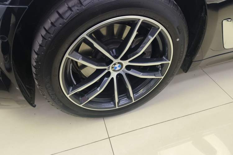 Used BMW 5 Series 2022 Second Facelift 525Li M Sport Package