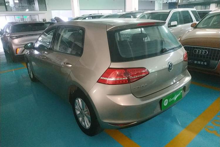 Used Volkswagen Golf 2016 1.6L Automatic Fashion Model
