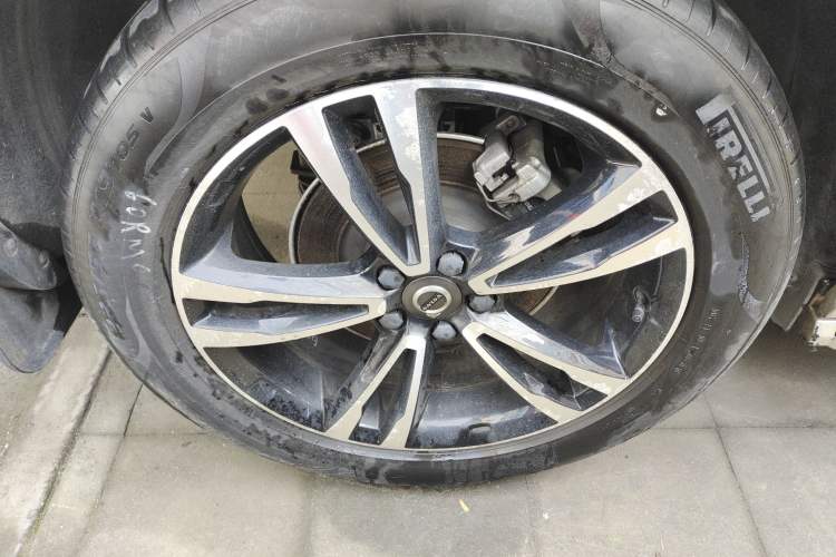 Used Volvo XC60 2019 T5 4x4 Zhiyuan Edition China VI Standard
