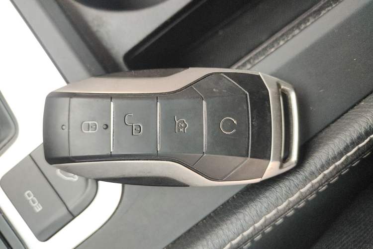 Used BYD Tang 2018 2.0T Automatic SmartConnect Prestige 7-Seater China V Standard