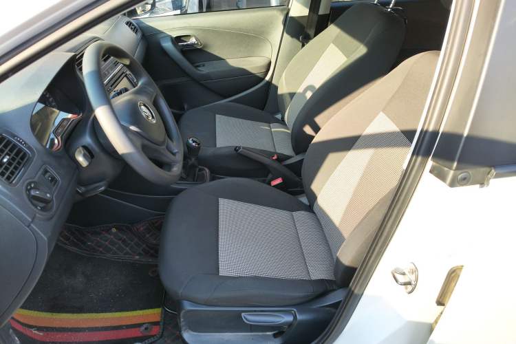 Used Volkswagen Polo 2014 1.4L Manual Fashion Edition