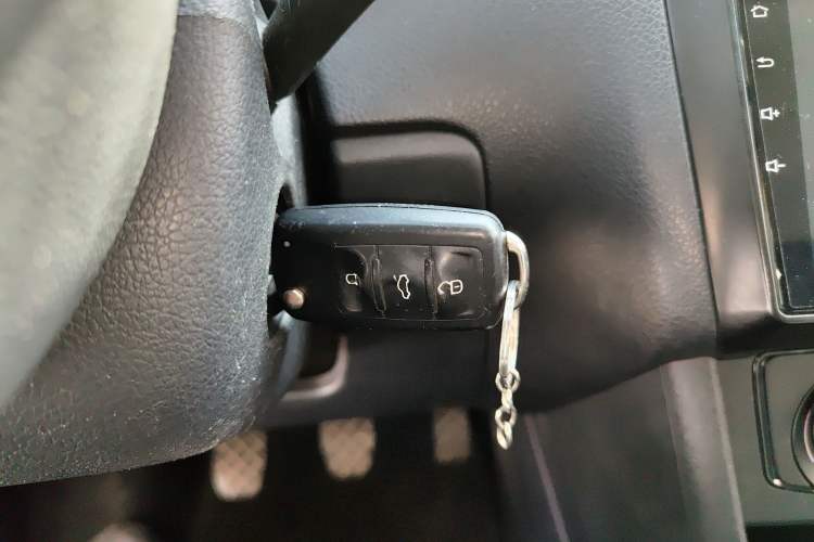 Used Volkswagen Polo 2016 1.4L Manual Fashion Model