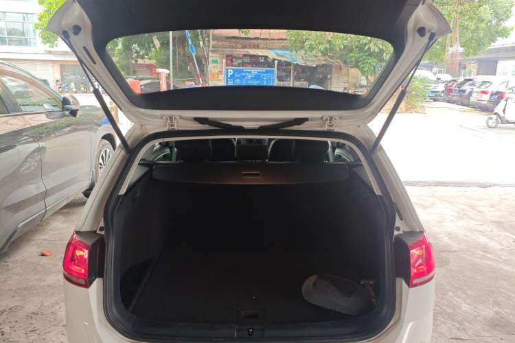 Used Volkswagen Golf 2015 1.4TSI Comfort Travel Edition
