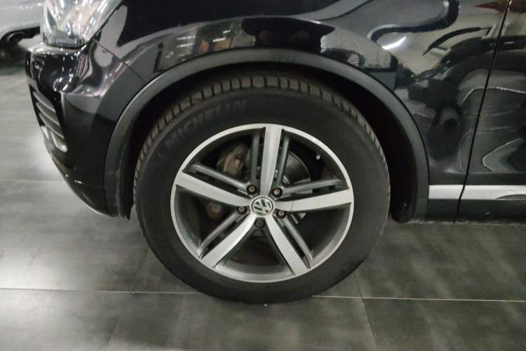 Used Volkswagen Touareg 2011 3.0 TSI Comfort Version