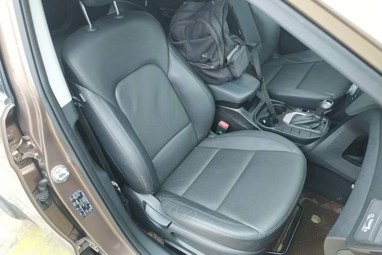 Used Hyundai Santa Fe 2015 2.4L Automatic Two-Wheel Drive Smart Version 5 Seats
