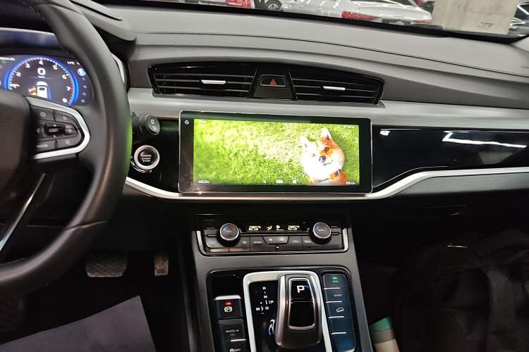 Used Geely Auto Emgrand X7 Sport 2022 1.8TD DCT Zhiya Trim
