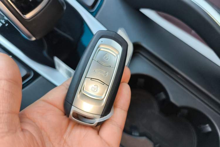 Used Geely Auto Emgrand X7 Sport 2022 1.8TD DCT Zhiya Trim
