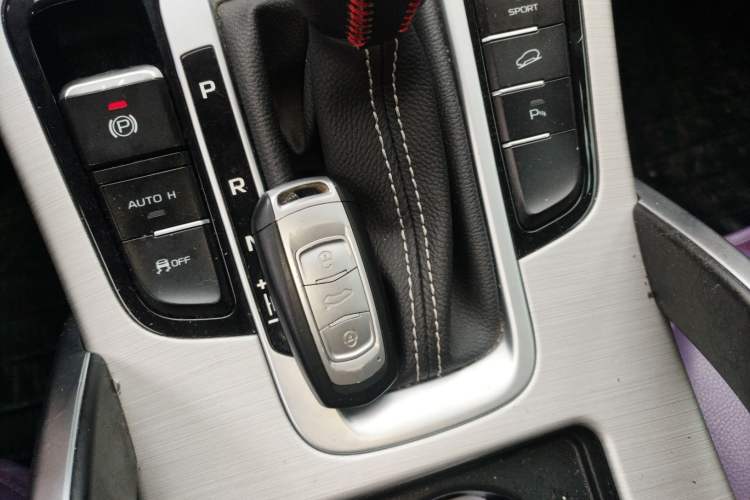 Used Geely Auto Emgrand X7 Sport 2016 1.8TD Automatic ZhiShang Model
