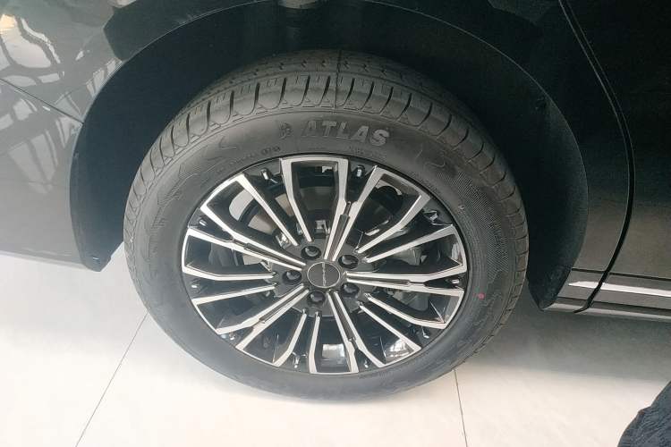 Used FORTHING Xinghai V9 2026 Model, More Enjoyment Series, 200km Comfort Edition
