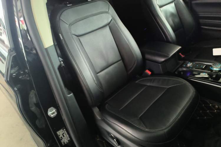 Used Ford Explorer 2020 EcoBoost 285 4x4 Titanium Edition 6 Seats
