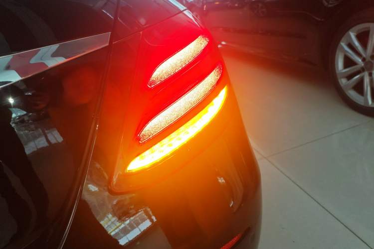 Used Mercedes-Benz E-Class 2016 E 300 L Stylish Model
