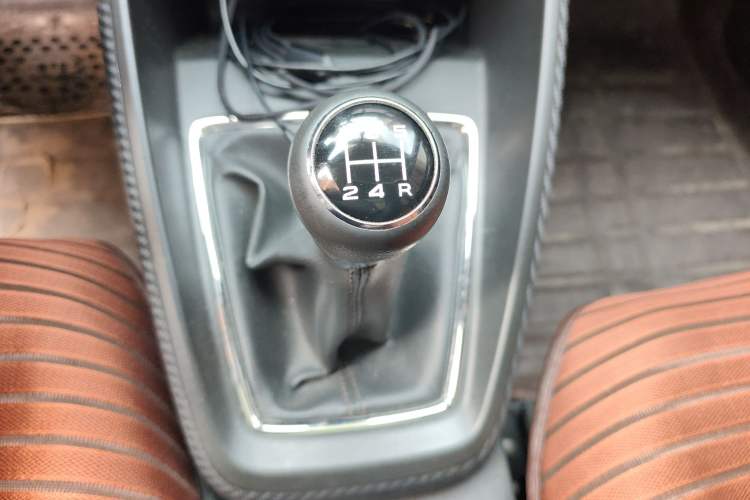 Used MG ZS 2017 1.5L Manual Deluxe Internet Edition
