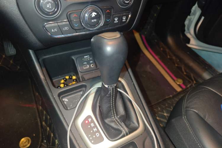 Used  Cherokee 2017 2.0L Superior Edition
