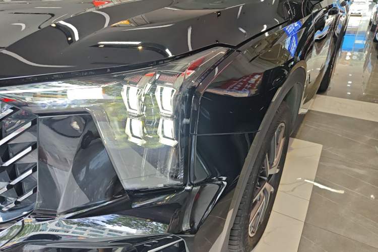 Used GAC Trumpchi GS8 2022 Linghang Series 2.0 TGDI Two-Wheel Drive Luxury Smart Connectivity Version (6 Seats)
