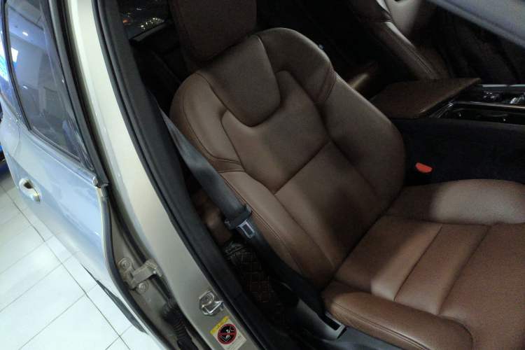 Used Volvo XC60 2021 T5 4x4 Smart Luxury Edition