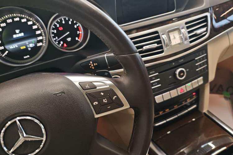 Used Mercedes-Benz E-Class 2015 Facelift E 200 L