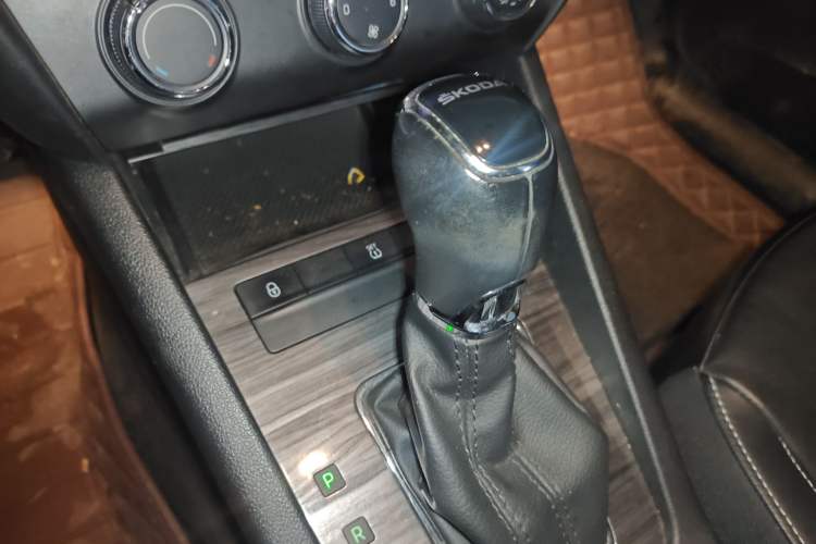 Used Skoda Octavia 2017 1.6L Automatic Smart Drive Edition