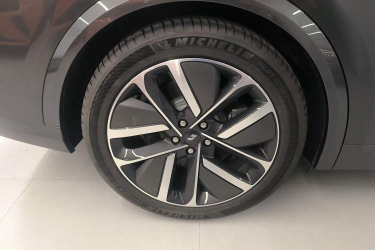 Used Li Auto L8 2024 Ultra Model
