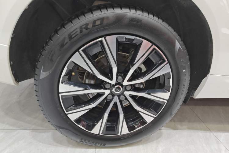 Used Volvo XC60 2023 B5 4x4 Smart Luxury Edition
