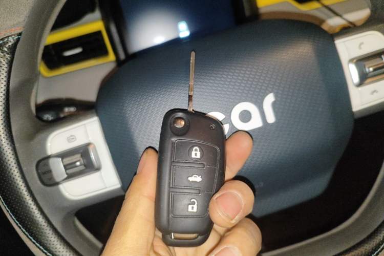 Used Chery QQ Ice Cream 2022 120km Conical Shape Lithium Iron Phosphate
