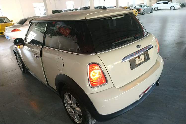 Used  MINI 2011 1.6L ONE