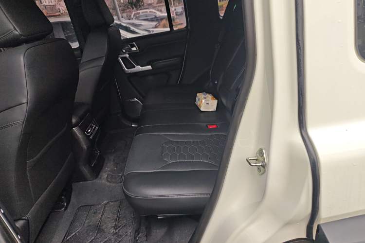 Used 212 T01 2024 2.0T Mechanic
