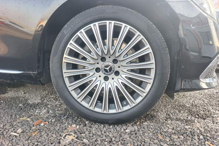 Used Mercedes-Benz E-Class 2022 Second Facelift E 300 L Luxury Edition
