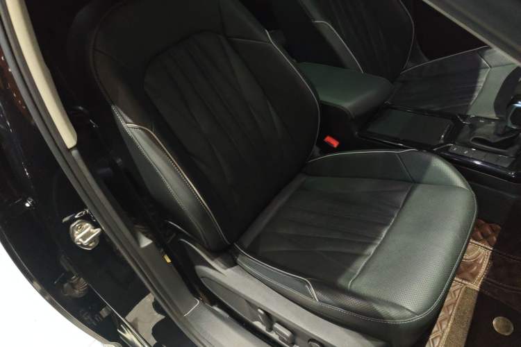 Used Volkswagen Passat 2022 330TSI Luxury Edition
