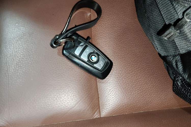 Used BMW 5 Series 2014 520Li Elegant Model
