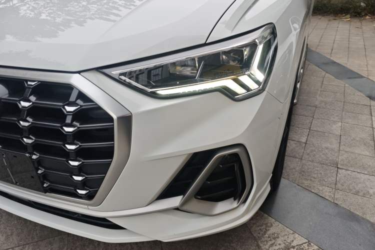 Used Audi Q3 2019 40 TFSI Fashion Dynamic Model