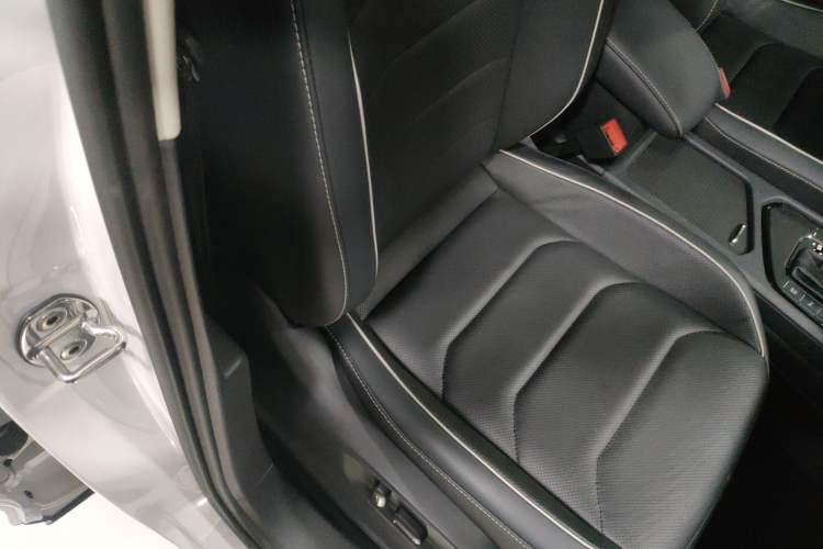 Used Volkswagen Tiguan L 2019 330TSI Automatic Two-Wheel Drive Smart Luxury Version China V Emission Standard