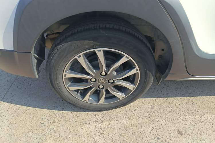 Used Toyota YARiS L 2022 X-Trail 1.5L CVT Luxury PLUS Edition
