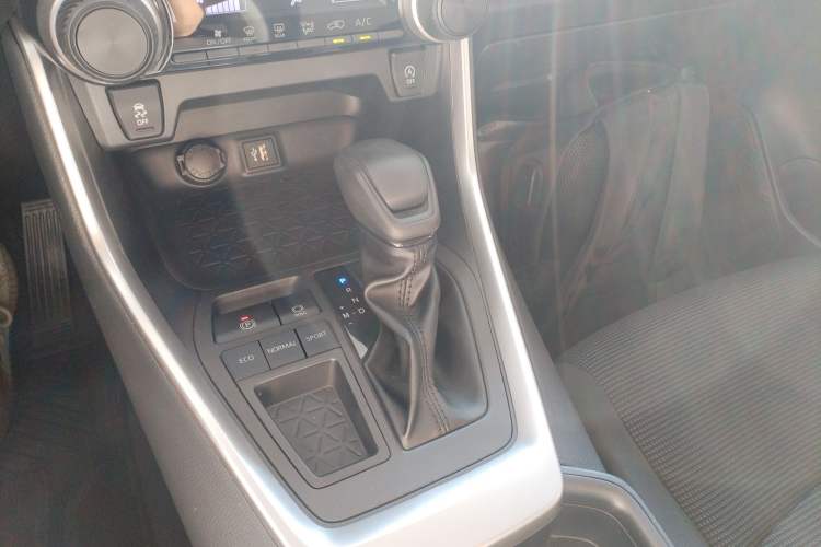 Used Toyota RAV4 2023 2.0L CVT Two-Wheel Drive Urban Edition
