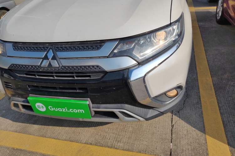 Used Mitsubishi Outlander 2019 2.0L Two-Wheel Drive Comfort Edition 5 Seats China VI Standard
