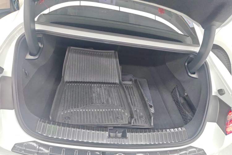 Used  SU7 2024 Rear-Drive Ultra-Long Range Advanced Pro-Level Intelligent Driving Version