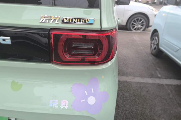 Used Wuling Hongguang MINIEV 2021 Macaron Premium Model – Lithium-NMC